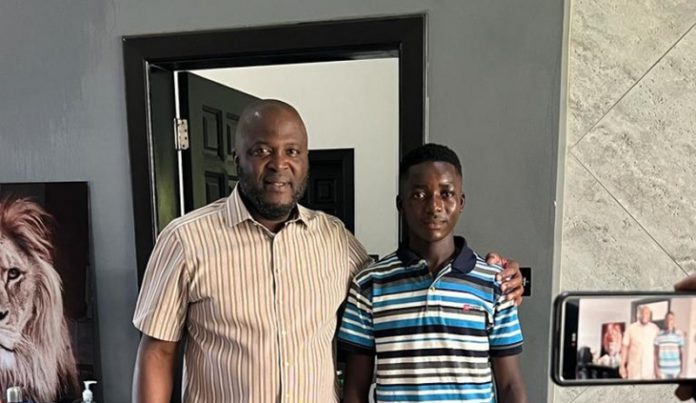 Ibrahim Mahama with the 17-year-old Solomon Atimbiri Ibrahim Mahama with the 17-year-old Solomon Atimbiri