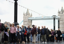 14-hour Queue to see Queen’s coffin reaches capacity with entry paused