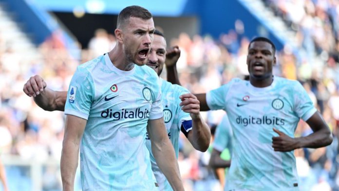 Edin Dzeko of FC Internazionale celebrates scoring their side's first goal with teammates during the Serie A match between US Sassuolo and FC Internazionale at Mapei Stadium - Citta' del Tricolore on October 08, 2022 in Reggio nell'Emilia, Italy. Image credit: Getty Images Edin Dzeko of FC Internazionale celebrates scoring their side's first goal with teammates during the Serie A match between US Sassuolo and FC Internazionale at Mapei Stadium - Citta' del Tricolore on October 08, 2022 in Reggio nell'Emilia, Italy. Image credit: Getty Images