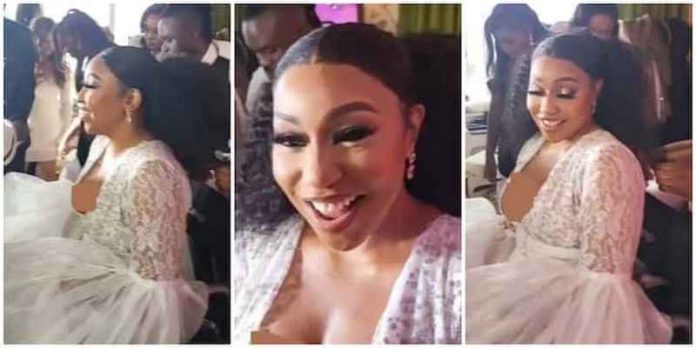Photos of the glowing bride. Credit: @k8henshaw Photos of the glowing bride. Credit: @k8henshaw