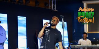 Adom Praiz 2022: Travis Greene appears for sound check