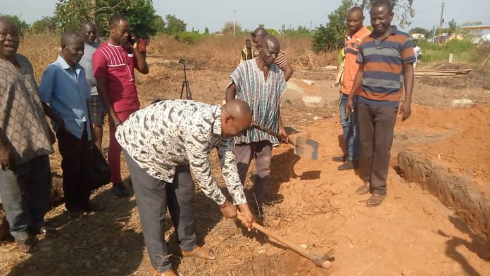 Kpandai DCE cuts sod for construction of new fire station