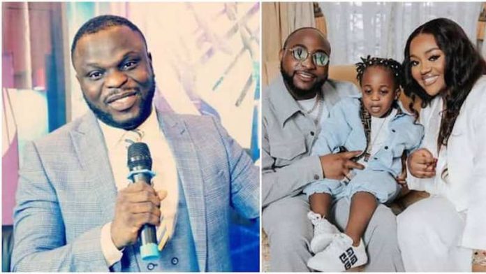Prophet gives Davido 21 hours to bring Ifeanyi to his church. Credit: @davido/ Twitter @christianshola1 Prophet gives Davido 21 hours to bring Ifeanyi to his church. Credit: @davido/ Twitter @christianshola1