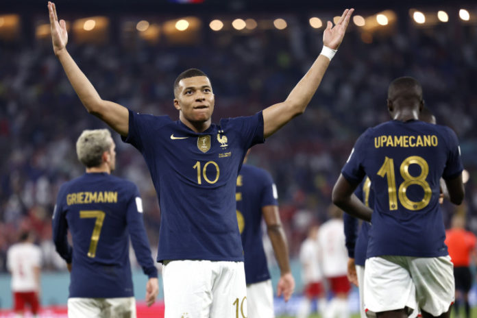 Mbappe celebrates Mbappe celebrates