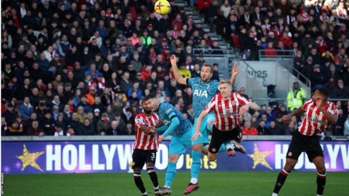 Harry Kane now has the most goals on Boxing Day in Premier League history (10) and has scored in all seven of his appearances on this day. This is his first Premier League goal against Brentford, meaning he has scored against all 32 teams he has faced. Harry Kane now has the most goals on Boxing Day in Premier League history (10) and has scored in all seven of his appearances on this day. This is his first Premier League goal against Brentford, meaning he has scored against all 32 teams he has faced.