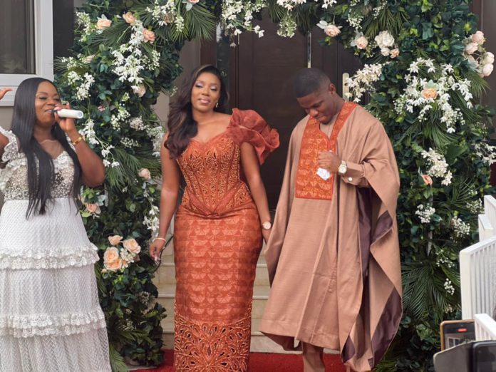 Piesie Esther gets Sammy Gyamfi and wife in dancing mood at their wedding