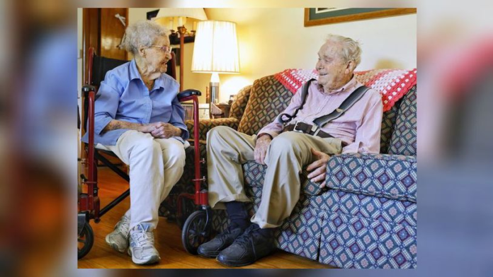 100-year-old lovers married for 79 years die on the same day