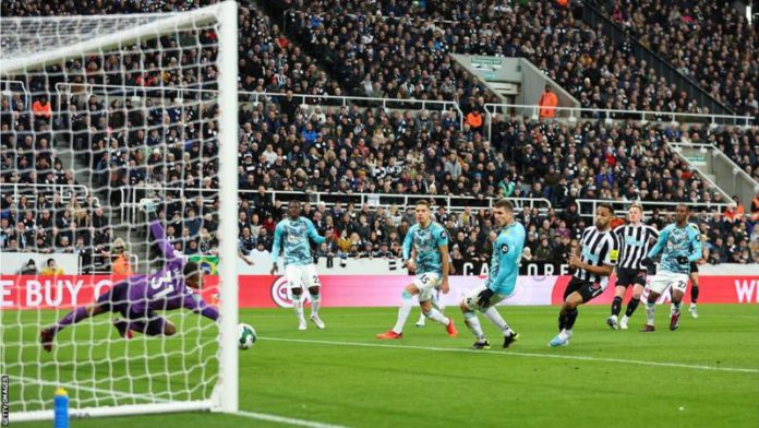 Sean Longstaff scored more goals in the opening 21 minutes of this match than he had in his first 60 appearances for Newcastle at St James' Park Sean Longstaff scored more goals in the opening 21 minutes of this match than he had in his first 60 appearances for Newcastle at St James' Park
