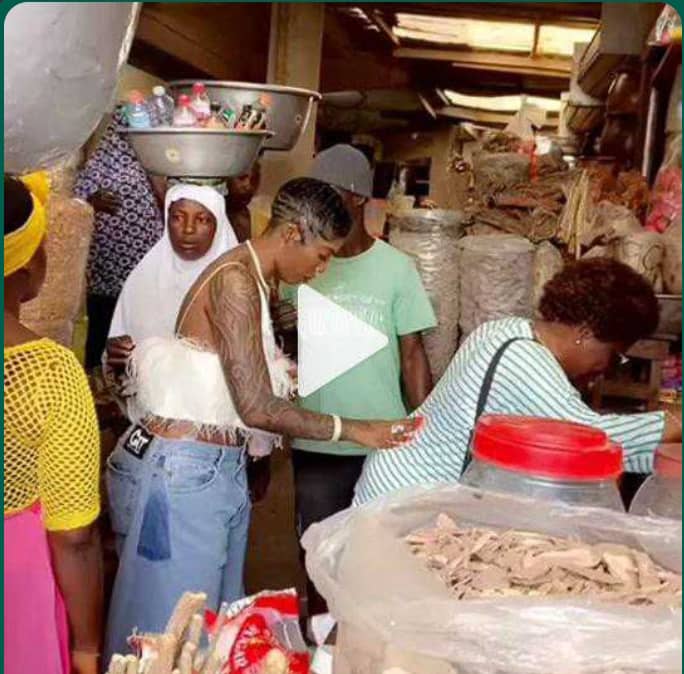 Tiwa Savage spotted in Nima market