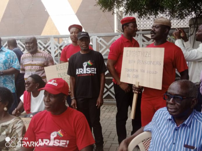 Arise Ghana Pensioners picketing