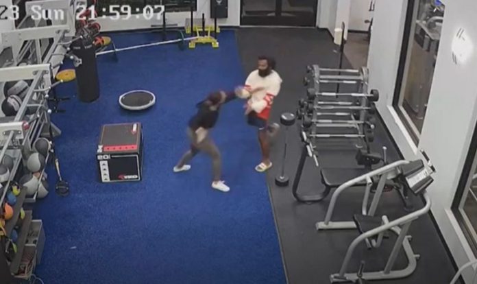 Woman-fights-off-attacker-in-gym-713x424 (Copy)