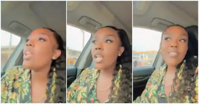 Dr Louisa sings Stonebwoy's song in patois and wows her fans Photo source: @tv3_ghana Dr Louisa sings Stonebwoy's song in patois and wows her fans Photo source: @tv3_ghana