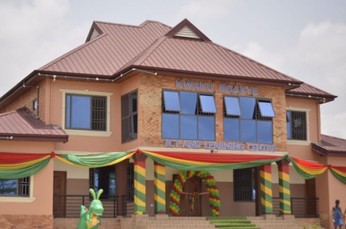 Kwaku-Boakye-library-640x424 (Copy)