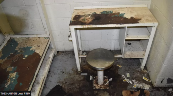 The lawyer for Mr Thompson's family released photos alleging the conditions of the jail cell at the time of Mr Thompson's death
