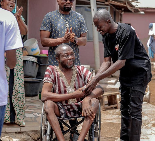 Lilwin donates wheelchairs, cash to 16 challenged persons in Kumasi
