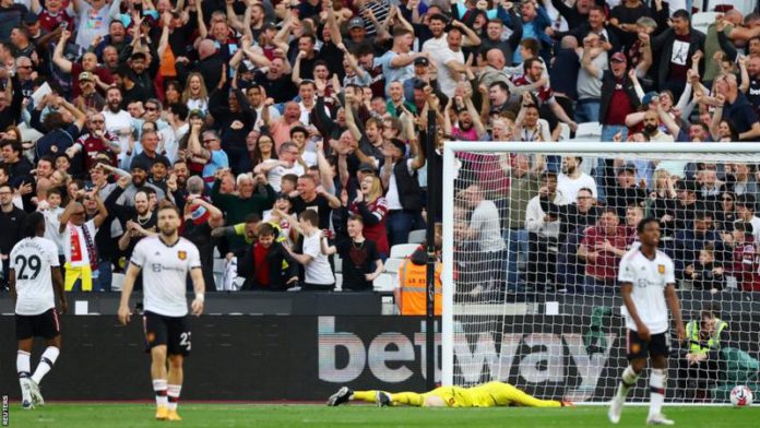 David de Gea has made four errors leading to a goal in all competitions this season, the joint most of any Premier League player, along with Tottenham goalkeeper Hugo Lloris David de Gea has made four errors leading to a goal in all competitions this season, the joint most of any Premier League player, along with Tottenham goalkeeper Hugo Lloris