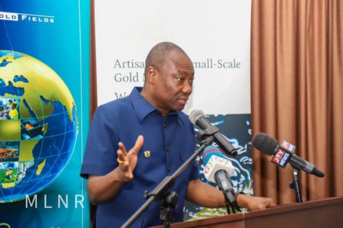 Chief-Executive-Officer-of-the-Minerals-Commission-Mr.-Martin-Kwaku-Ayisi-636x424 (Copy)