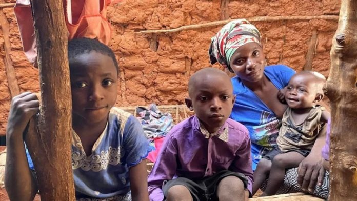 Salema-and-her-five-children-walked-for-several-kilometres-to-get-to-a-safe-place-754x424 (Copy)