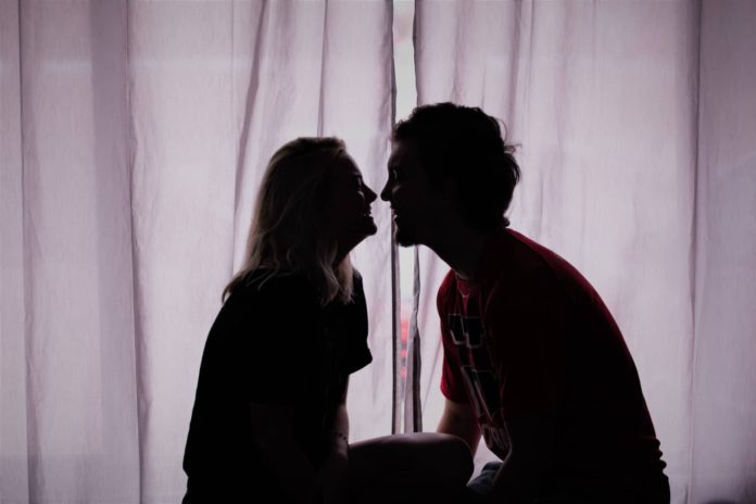 kiss