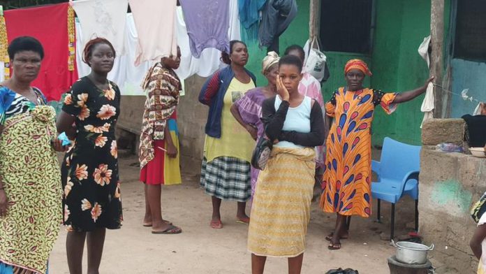 gomoa women beg