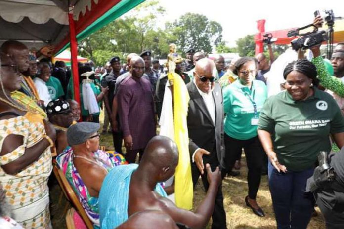 How President Akufo-Addo reacted after Mempeasem chief refused to stand for national anthem How President Akufo-Addo reacted after Mempeasem chief refused to stand for national anthem