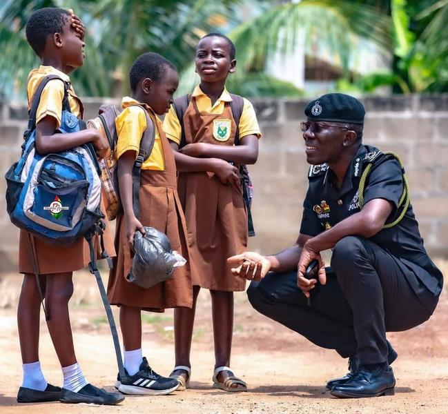 Dr George Akuffo Dampare engaging with the school children Dr George Akuffo Dampare engaging with the school children