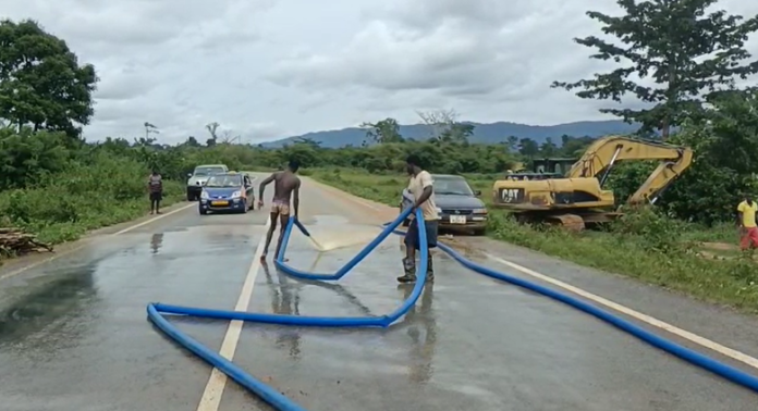 Akrofufu road