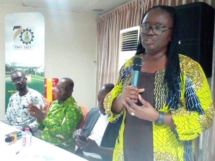 the Vice Chancellor of the Kwame Nkrumah University of Science and Technology (KNUST) a section of the Alumni seated