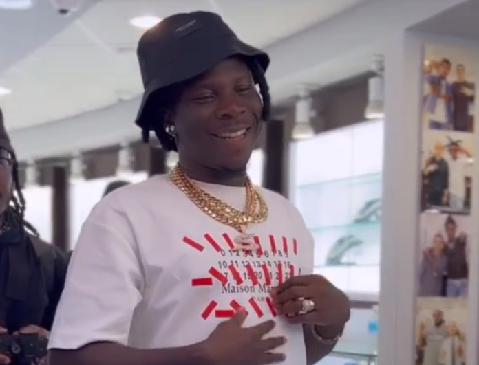 Stonebwoy visits Ice Box Diamonds and Watches shop in Atlanta, USA Stonebwoy visits Ice Box Diamonds and Watches shop in Atlanta, USA before alleged robbery incident