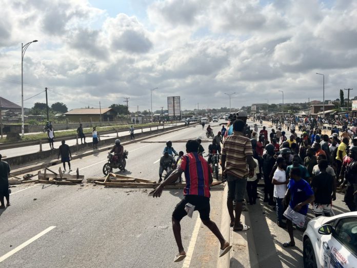 Ofankor road block