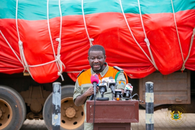 NADMO-send-relief-items-to-flood-victims7-636x424