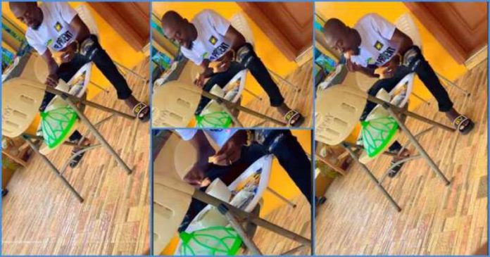 Ghanaian actor Lil Win Eating Photo Source: officiallilwin Ghanaian actor Lil Win Eating Photo Source: officiallilwin