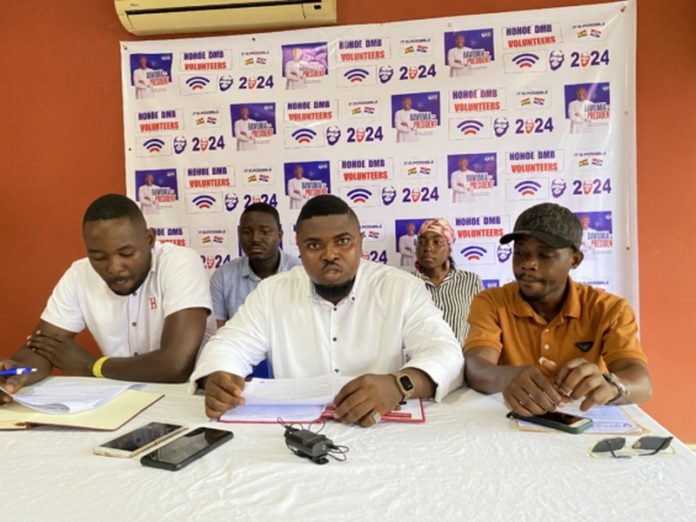 Hohoe-Dr.-Mahamudu-Bawumia-DMB-Volunteers-565x424 (Copy)