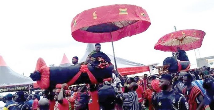 Nana Ama Kwentsiwa I and Nana Sekyi VI arriving at the durbar grounds in their palanquins Nana Ama Kwentsiwa I and Nana Sekyi VI arriving at the durbar grounds in their palanquins