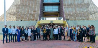 Akufo-Addo hosts students from Harvard Business School
