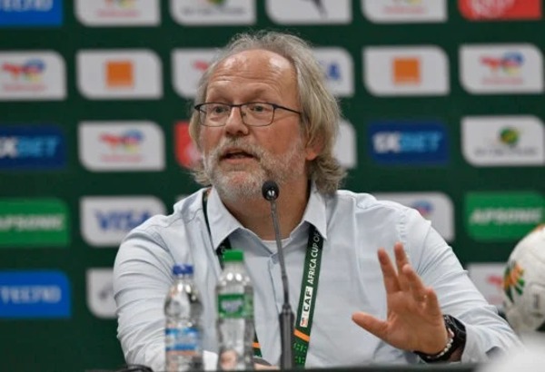 Gambia-head-coach-Tom-Saintfiet (1)