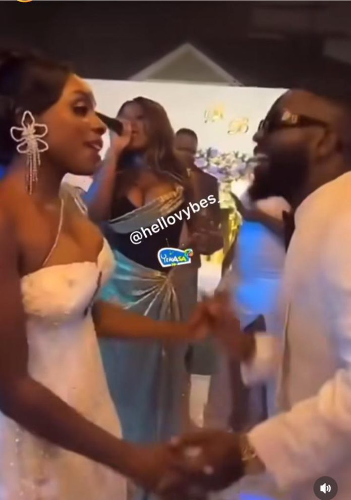 Bisa Kdei and wife