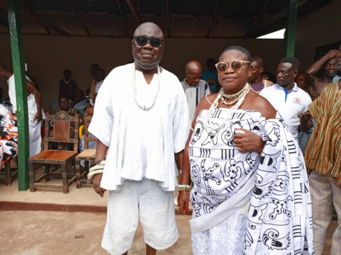 Akyem Achiasehene, queen mother smoke peace pipe after 12 years