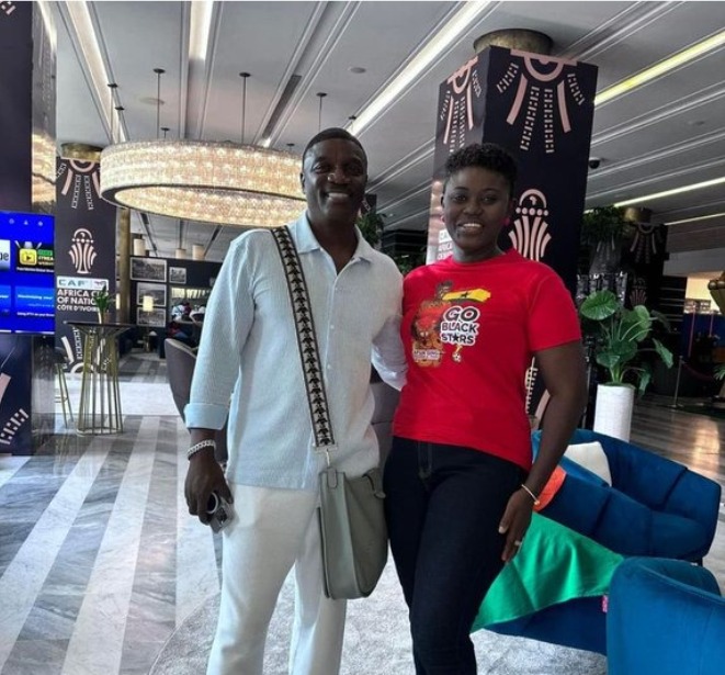 Afua Asantewaa meets Akon Afua Asantewaa met Akon