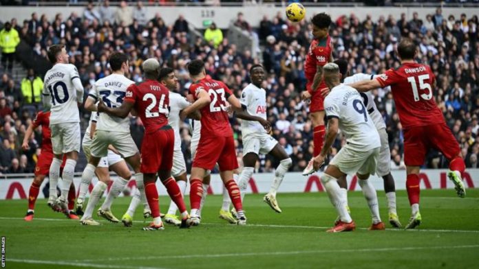 _132676608_wolvesgoal