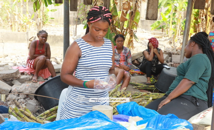 Abigail Abrokwa packages her sugarcane for her next trip