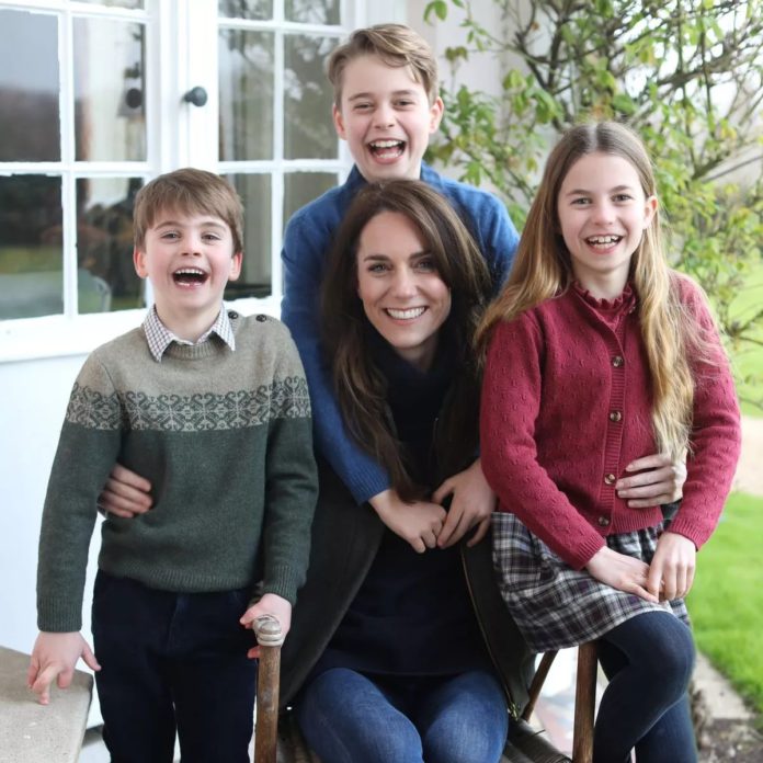 Princess of Wales: First official picture of Kate since surgery released