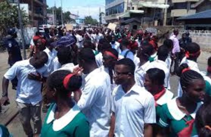 nurses red bands protest