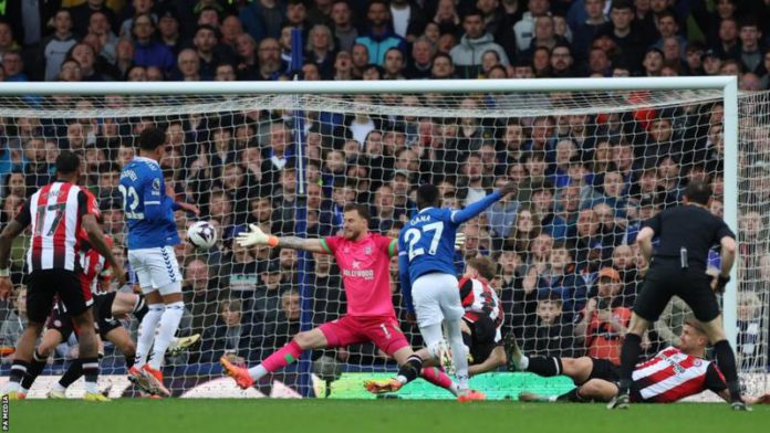 _133239256_everton-index2