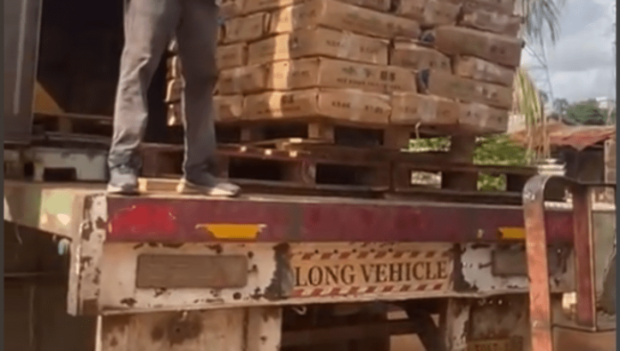 Burkina Truck (1)