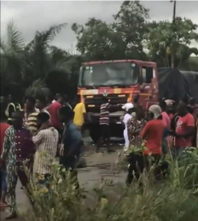 2 dead after taxi rams into truck on Juapong road