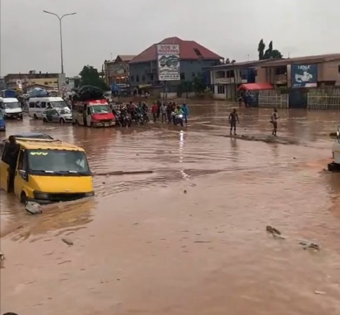 Vehicles, road users stranded as flood takes over Weija old barrier