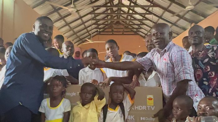 *Akuse: Joyce Bawa donates 55 inches Smart TV to Akuse RC Basic School; Joyce Bawa donates 55 inches Smart TV to Akuse RC Basic School;