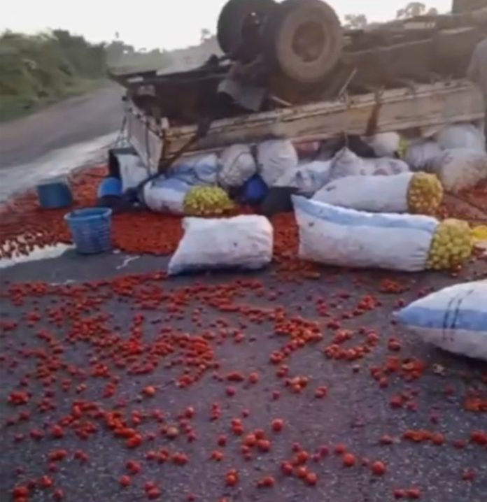 2 dead, others injured after truck somersaults on Winneba-Accra road