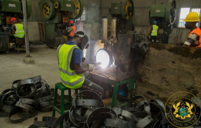 Akufo-Addo_commissioned-the-APPEB-Cylinder-Manufacturing-Company-Limited-14-665x424